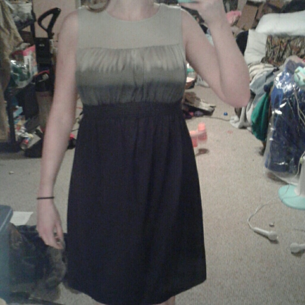 Extra small gray and black maternity dress.